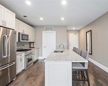350 Oliver Ave - Photo Thumbnail 8