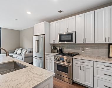 350 Oliver Ave - Photo Thumbnail 9