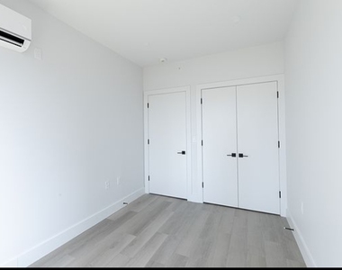 215 East 124th Street - Photo Thumbnail 5