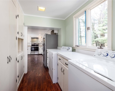1253 Fairport Road - Photo Thumbnail 12