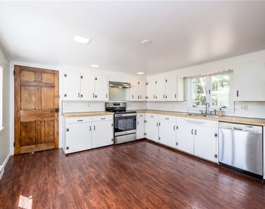 1253 Fairport Road - Photo Thumbnail 8