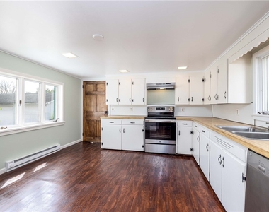 1253 Fairport Road - Photo Thumbnail 9