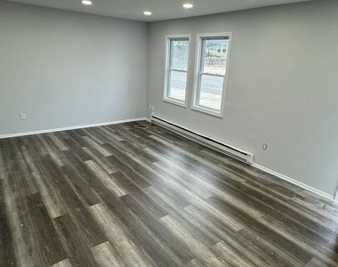 79 Lexington Boulevard - Photo Thumbnail 1