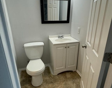 79 Lexington Boulevard - Photo Thumbnail 11
