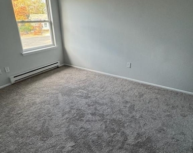 79 Lexington Boulevard - Photo Thumbnail 6