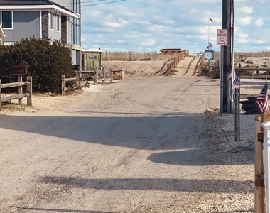 108 E Kupper Drive - Photo Thumbnail 16