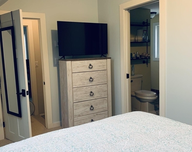 108 E Kupper Drive - Photo Thumbnail 11
