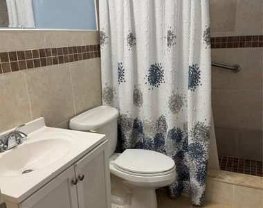 2100 Ne 38th Street - Photo Thumbnail 23