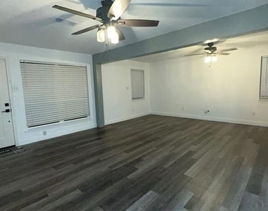 1115 Casa Drive - Photo Thumbnail 4