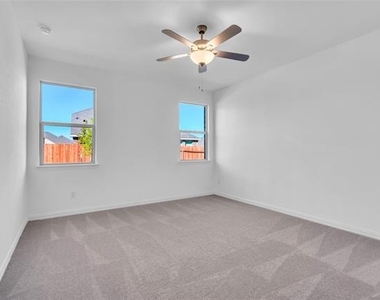 1309 Lazy Grove Drive - Photo Thumbnail 14