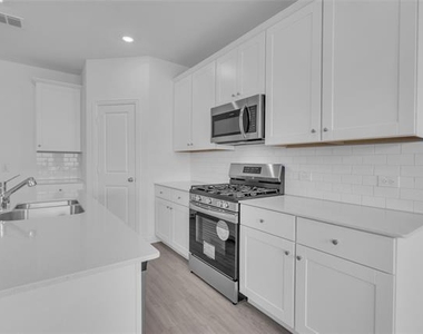 1309 Lazy Grove Drive - Photo Thumbnail 7