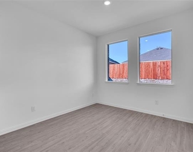 1309 Lazy Grove Drive - Photo Thumbnail 13