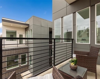 3915 N Hall Street - Photo Thumbnail 14