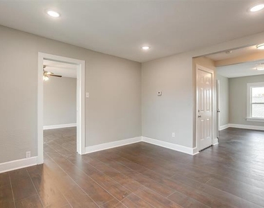 2932 Travis Avenue - Photo Thumbnail 5