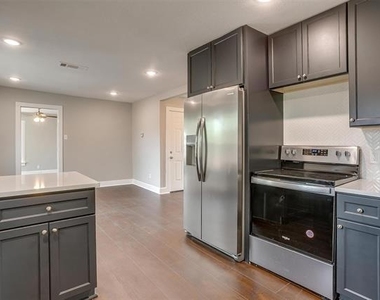 2932 Travis Avenue - Photo Thumbnail 14