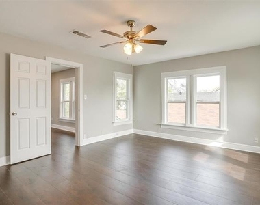2932 Travis Avenue - Photo Thumbnail 10
