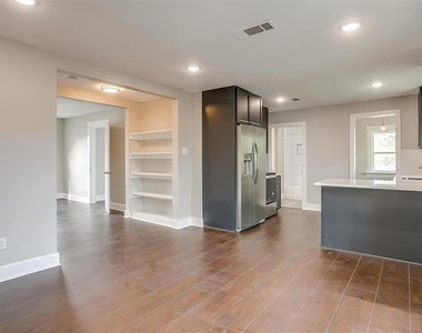 2932 Travis Avenue - Photo Thumbnail 6