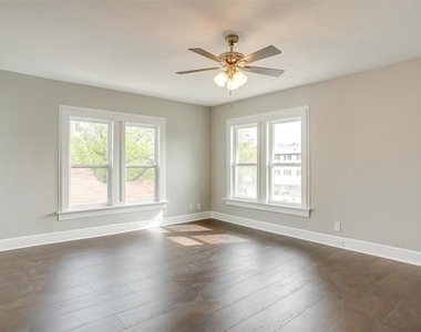 2932 Travis Avenue - Photo Thumbnail 11