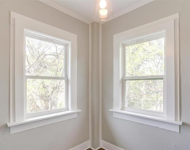 2932 Travis Avenue - Photo Thumbnail 16