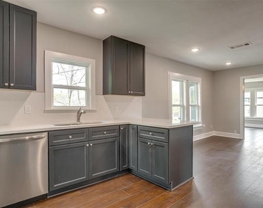 2932 Travis Avenue - Photo Thumbnail 13
