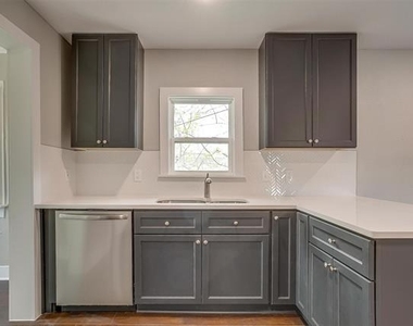 2932 Travis Avenue - Photo Thumbnail 15