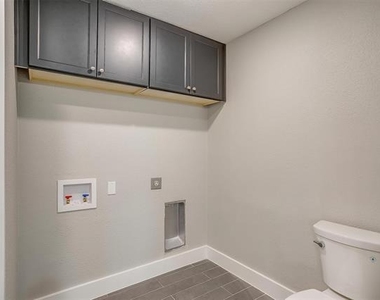 2932 Travis Avenue - Photo Thumbnail 18