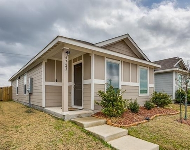 6723 Coulter Drive - Photo Thumbnail 2