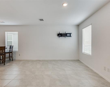 6723 Coulter Drive - Photo Thumbnail 7