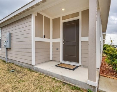 6723 Coulter Drive - Photo Thumbnail 3