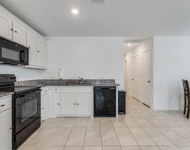 6723 Coulter Drive - Photo Thumbnail 9