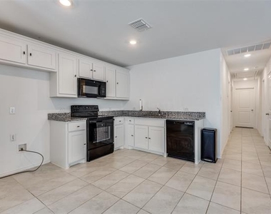 6723 Coulter Drive - Photo Thumbnail 8