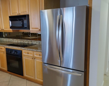 100 S Birch Road - Photo Thumbnail 2