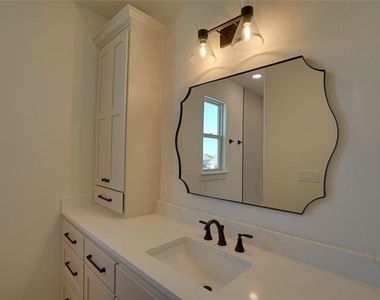 211 Cardinal Woods Court - Photo Thumbnail 10