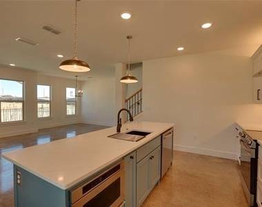 211 Cardinal Woods Court - Photo Thumbnail 5