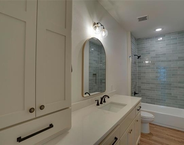 209 Cardinal Woods Court - Photo Thumbnail 13