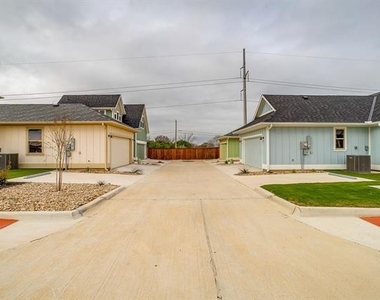 209 Cardinal Woods Court - Photo Thumbnail 25