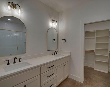 209 Cardinal Woods Court - Photo Thumbnail 11