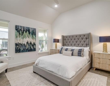 209 Cardinal Woods Court - Photo Thumbnail 16