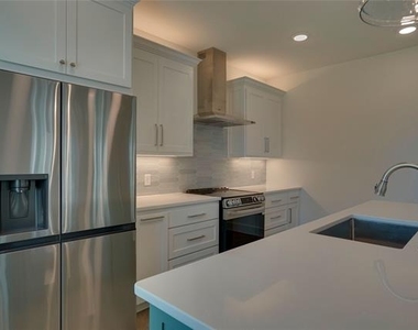 112 Cardinal Woods Court - Photo Thumbnail 6