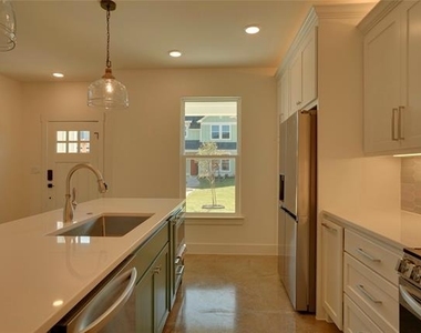 112 Cardinal Woods Court - Photo Thumbnail 5