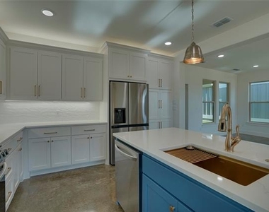 110 Cardinal Woods Court - Photo Thumbnail 8