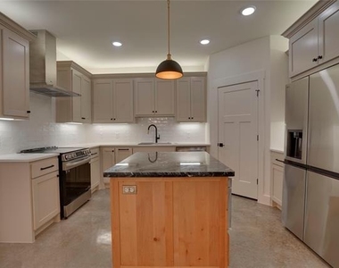 108 Cardinal Woods Court - Photo Thumbnail 4