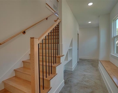 108 Cardinal Woods Court - Photo Thumbnail 7