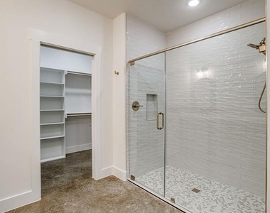 108 Cardinal Woods Court - Photo Thumbnail 13