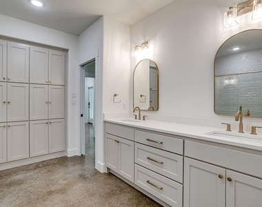 108 Cardinal Woods Court - Photo Thumbnail 15