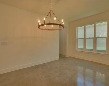 108 Cardinal Woods Court - Photo Thumbnail 3
