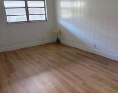 4511 Ne 21st Avenue - Photo Thumbnail 4