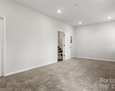 6985 Waterstone Drive - Photo Thumbnail 5
