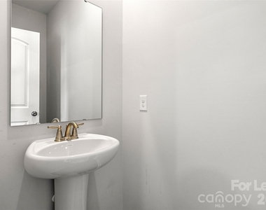 6985 Waterstone Drive - Photo Thumbnail 17
