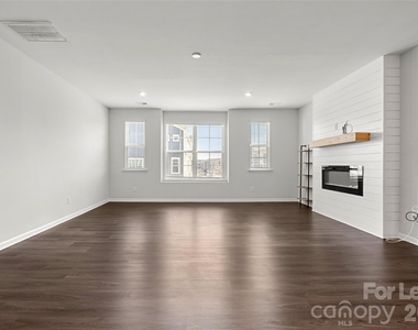 6985 Waterstone Drive - Photo Thumbnail 19
